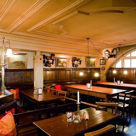 ホテル Restaurant Dicker Mann Zum Blauen Krebs レーゲンスブルク