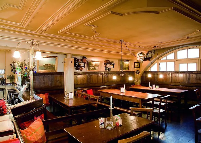 Готель Restaurant Dicker Mann Zum Blauen Krebs Регенсбург